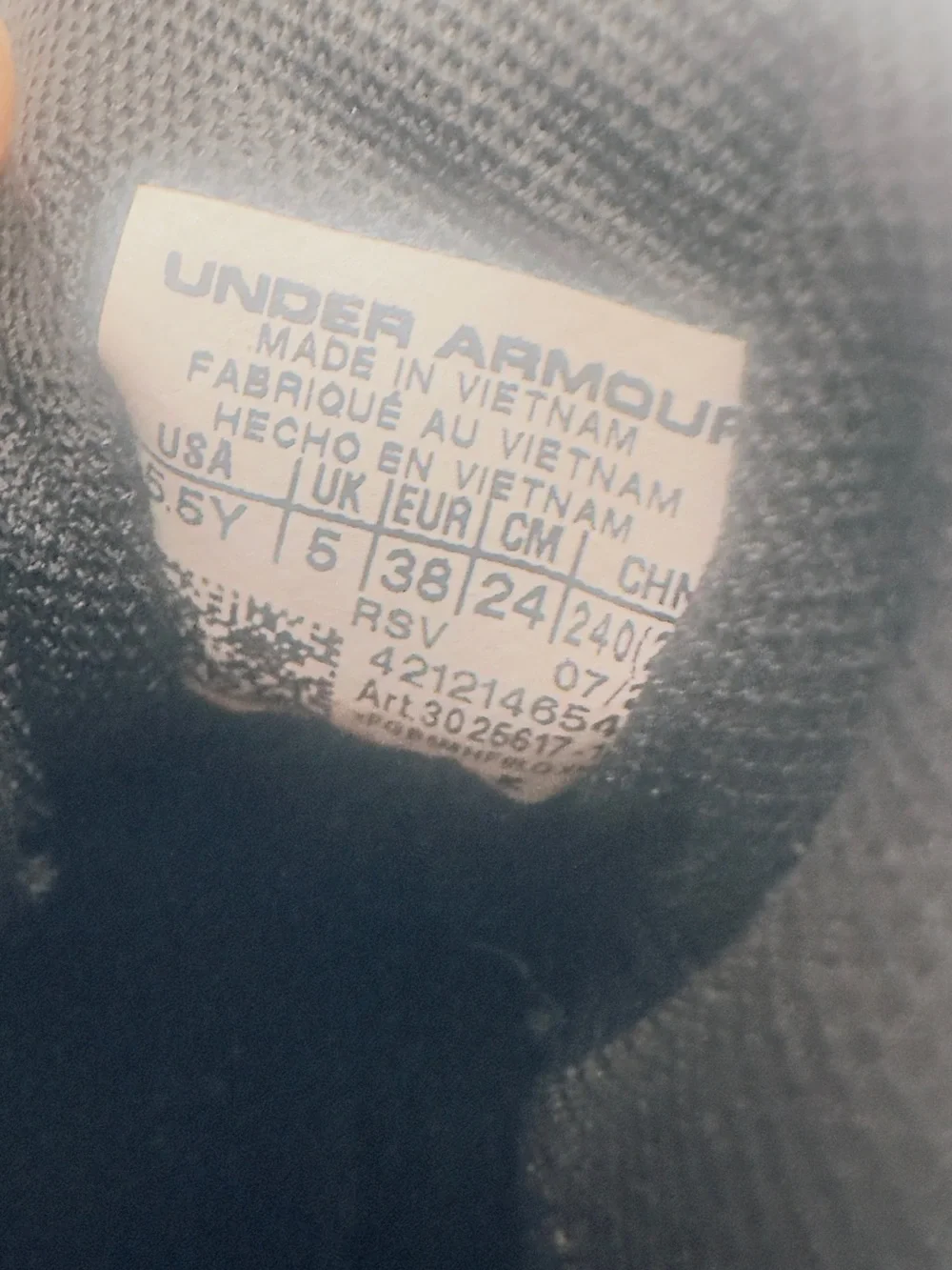 Under Armour Kids White Black Athletic Shoes with Camo Patterned Sole 5.5